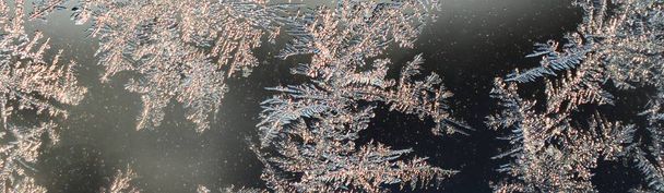 Lumihiutaleet routa rime makro ikkunalasi
 - Valokuva, kuva