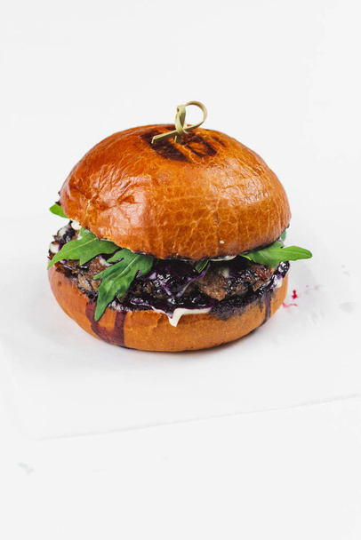 tasty hamburger with beef on wooden board - Zdjęcie, obraz