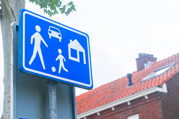 Nederlandse verkeersbord: Living Street - Foto, afbeelding