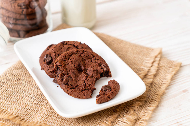 chocolate cookies with chocolate chips  - Fotó, kép