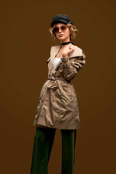 Stylish female in elegant coat - Fotoğraf, Görsel