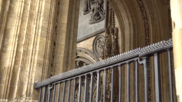 Metal fence and patterns on the wall at the entrance to the Catedral - Filmati, video