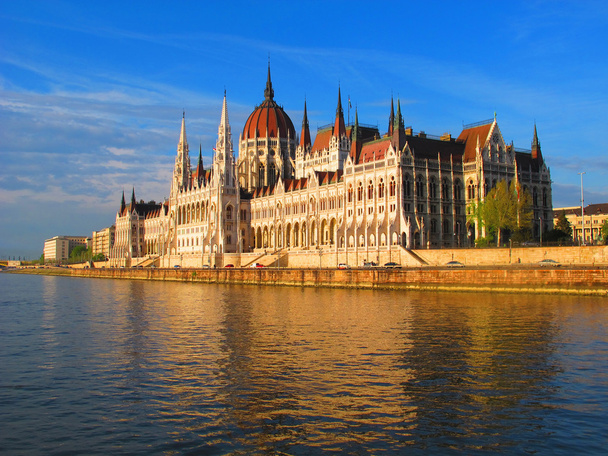 budapes、ハンガリーの議会の建物 - 写真・画像