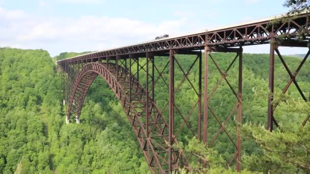 Verkeer op de New River Gorge Bridge-West Virginia - Video
