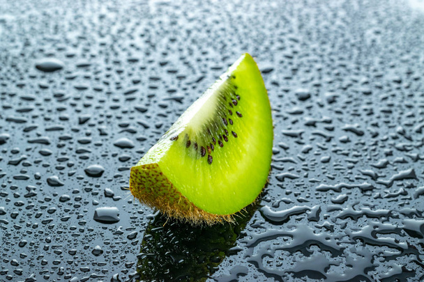 Kiwi fruits isolés. Kiwi frais vert. Nutrition biologique co
 - Photo, image