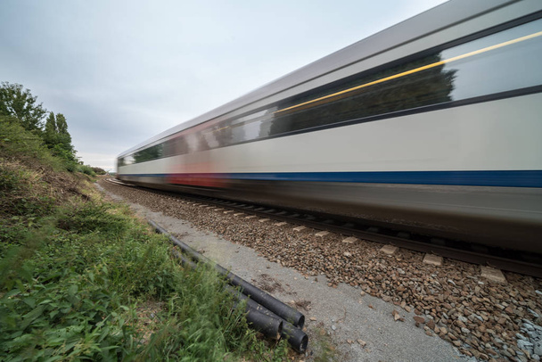 Een passerende trein - Foto, afbeelding