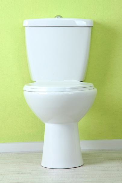 White toilet bowl in a bathroom - Foto, Bild