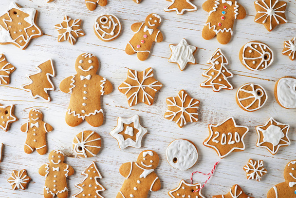 Various Christmas ginger cookies - Фото, зображення