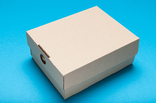 Cardboard delivery box, fragile beige corrugated. - Zdjęcie, obraz