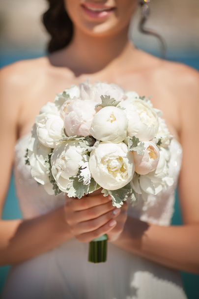Wedding bride bouquet of fresh bridal flowers - Photo, Image