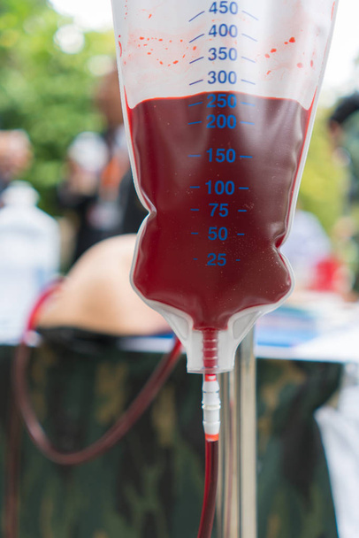 başına hastalar veya yaralılar için hayat kurtarmak için transfüzyon dozu kan - Fotoğraf, Görsel