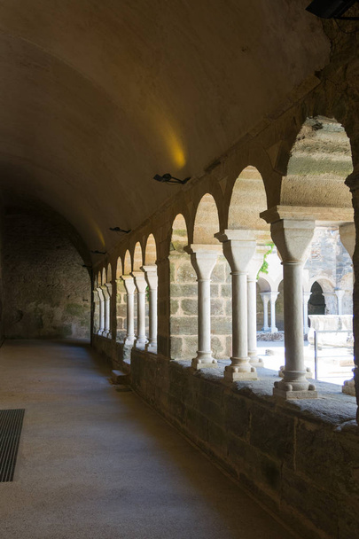 Sant Pere de Rodes, İspanya manastır manastır. - Fotoğraf, Görsel