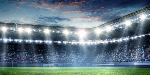 Arena de fútbol de noche completa en luces - Foto, imagen