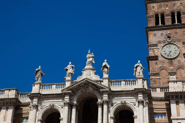 Basílica histórica de Santa María la Mayor construida en 1743 en Roma
 - Foto, Imagen