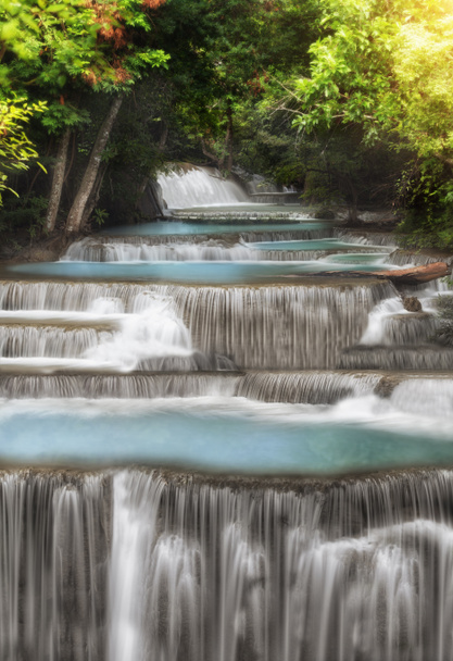 Рівень чотири Хуай Mae Kamin водоспад - Фото, зображення