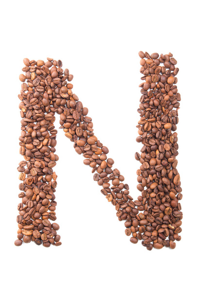 kahve çekirdekleri beyaz zemin üzerine gelen mektup n, alfabe - Fotoğraf, Görsel