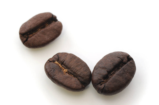 Kávébab Elszigetelt fehér alapon - Fotó, kép