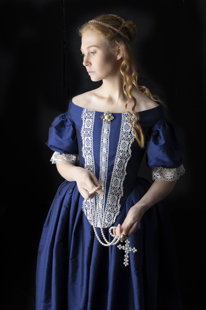 Renaissance woman in blue silk dress - Φωτογραφία, εικόνα