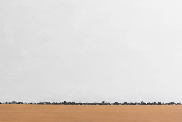 Абстрактный фон из белой бетонной стены в пустой комнате с
  - Фото, изображение