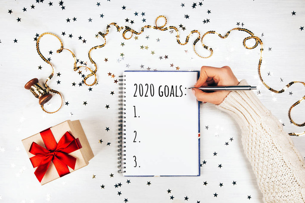 Notebook with 2020 goals list - Фото, зображення