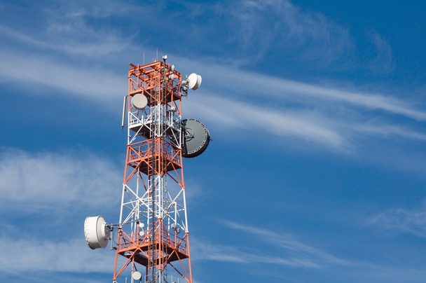 telecommunicatie toren - Foto, afbeelding