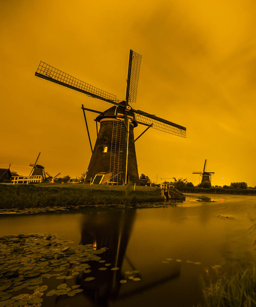 Větrných mlýnů ve Školsku (Holandsko - Fotografie, Obrázek