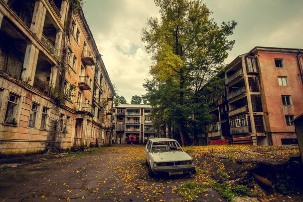Abandoned mining ghost-town Jantuha, Abkhazia. Destroyed empty h - Fotoğraf, Görsel