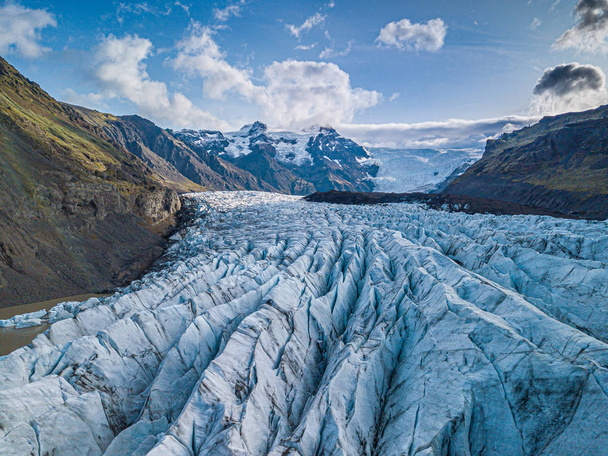 Ледник Свяфельсджкулл в Исландии
 - Фото, изображение