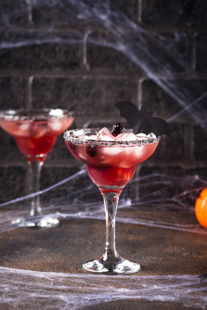Halloweens spooky drink with blackberry - Фото, зображення