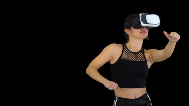 Girl playing virtual reality dancing game Experienced dancer, Alpha Channel - Video, Çekim