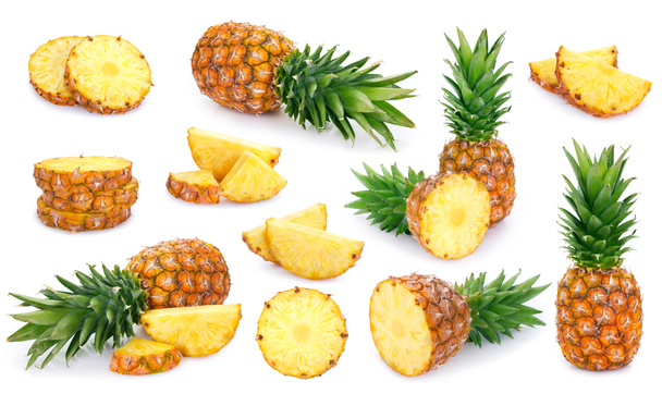 Свіжий ананас на білому тлі
 - Фото, зображення