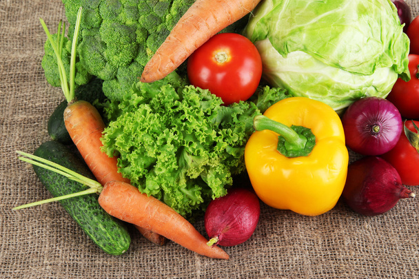 Fresh vegetables on burlap background - Zdjęcie, obraz