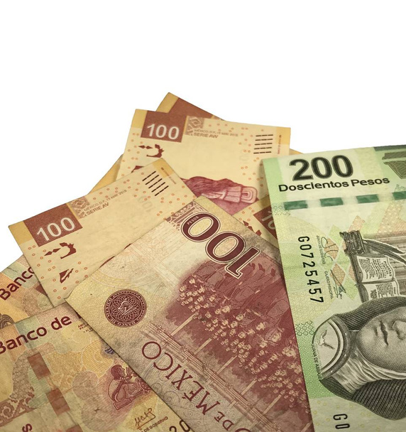 Mexicaanse peso rekeningen geïsoleerd op witte achtergrond - Foto, afbeelding