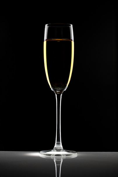 Glass of champagne. - Foto, afbeelding