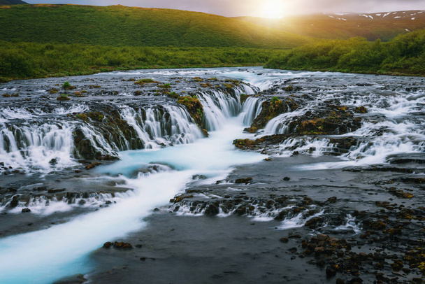Wodospad Bruarfoss w Brekkuskogur, Islandia. - Zdjęcie, obraz