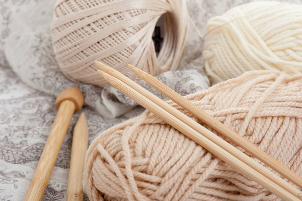 équipement pour tricoter
 - Photo, image