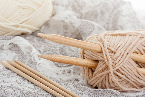 équipement pour tricoter
 - Photo, image