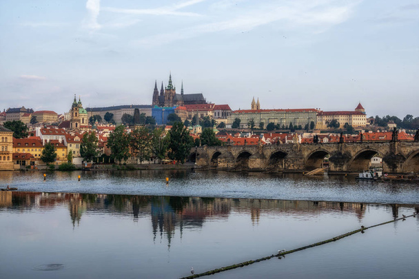 Pohled na Karlův most a Pražský hrad - Fotografie, Obrázek