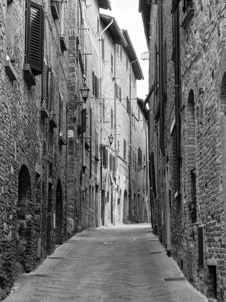 Gambassi Terme, ciudad medieval en Toscana
 - Foto, imagen