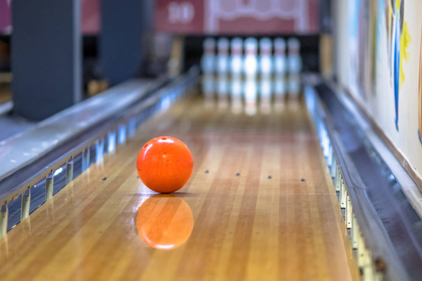 Bowling ball on alley - Foto, afbeelding