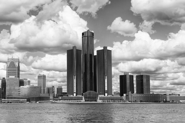 Detroit Skyline Detroit-joen toisella puolella
 - Valokuva, kuva