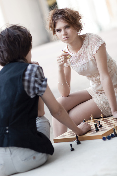 Playing chess - Fotó, kép