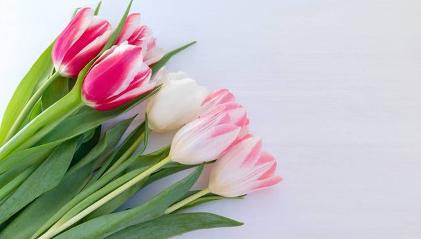 Ramo de tulipanes - Foto, Imagen