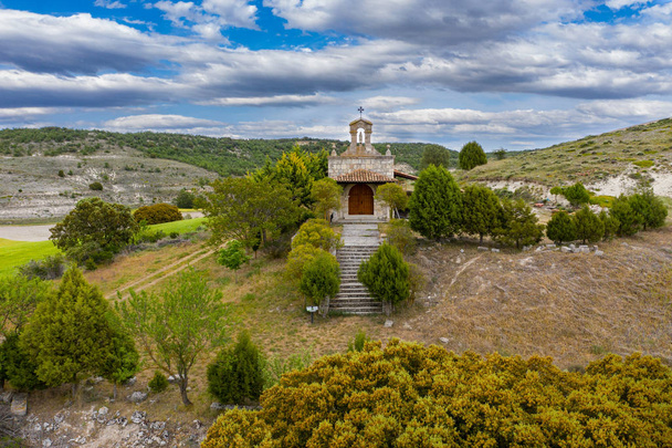 Ermita de Villella en la localidad de Antiguedad donde ocurren fenómenos paranormales
 - Foto, Imagen