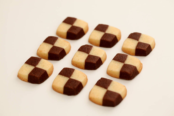 масло молоко шоколадне печиво печиво ізольоване на білому тлі
 - Фото, зображення