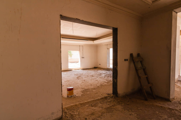 The interior of the abandoned luxury villa in Riyadh - Фото, зображення