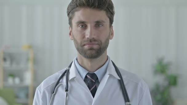 Cheerful Young Doctor showing Thumbs Up - Materiał filmowy, wideo