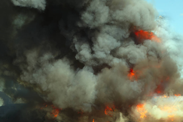 火災煙炎燃える事故災害の背景 - 写真・画像