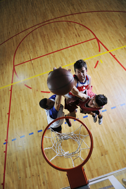 Playing basketball game - 写真・画像