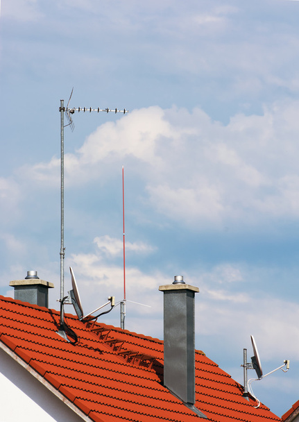 Антени і димоходи на даху
 - Фото, зображення